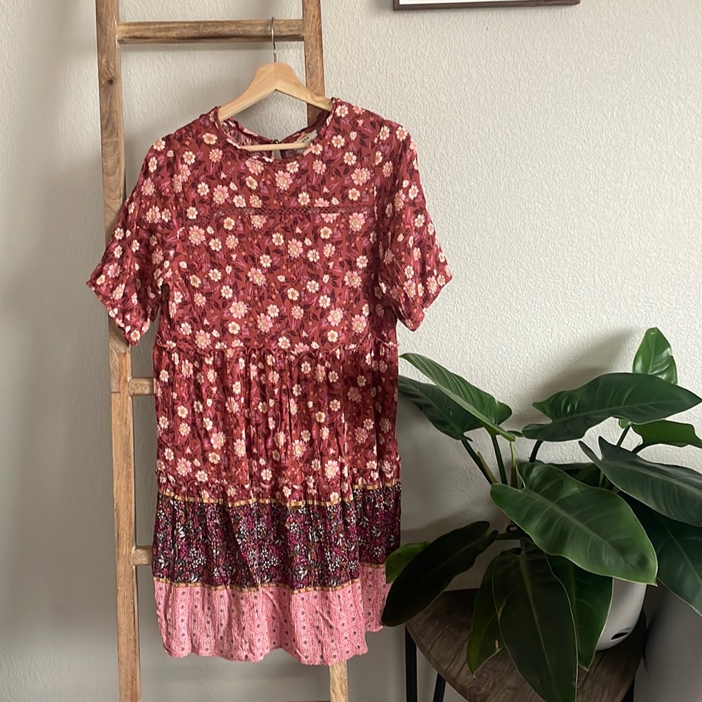 Knox Rose | Pink Floral Rayon Short-Sleeve Babydoll Tiered Dress